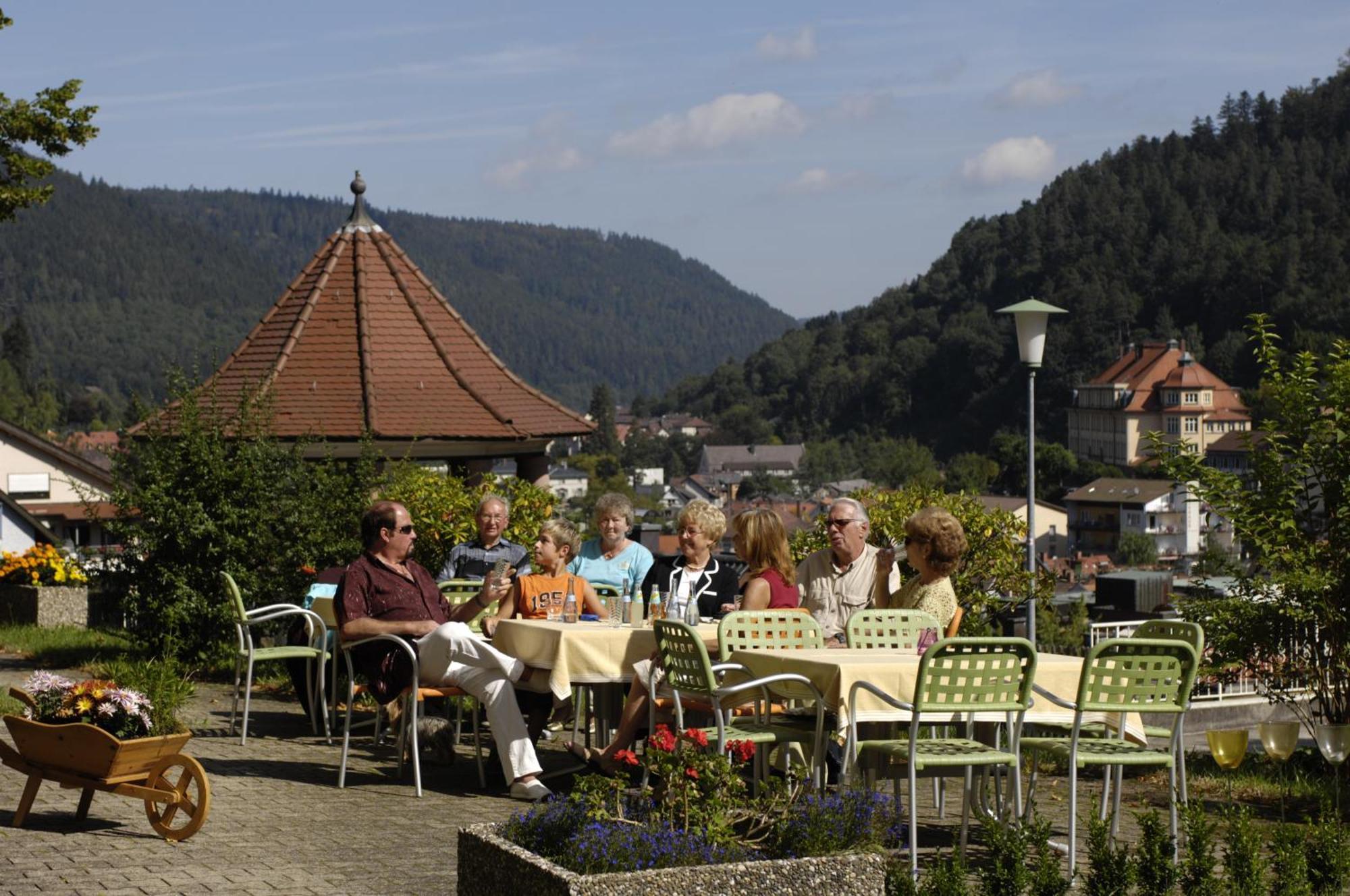 Hotel Bergfrieden Bad Wildbad Ngoại thất bức ảnh