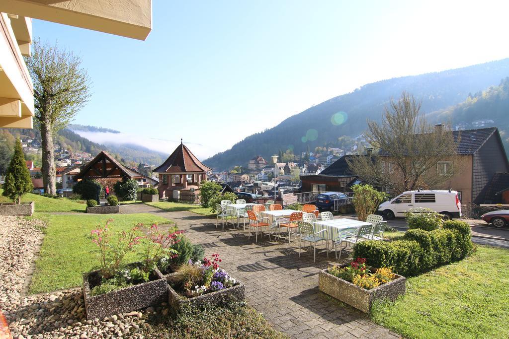 Hotel Bergfrieden Bad Wildbad Ngoại thất bức ảnh