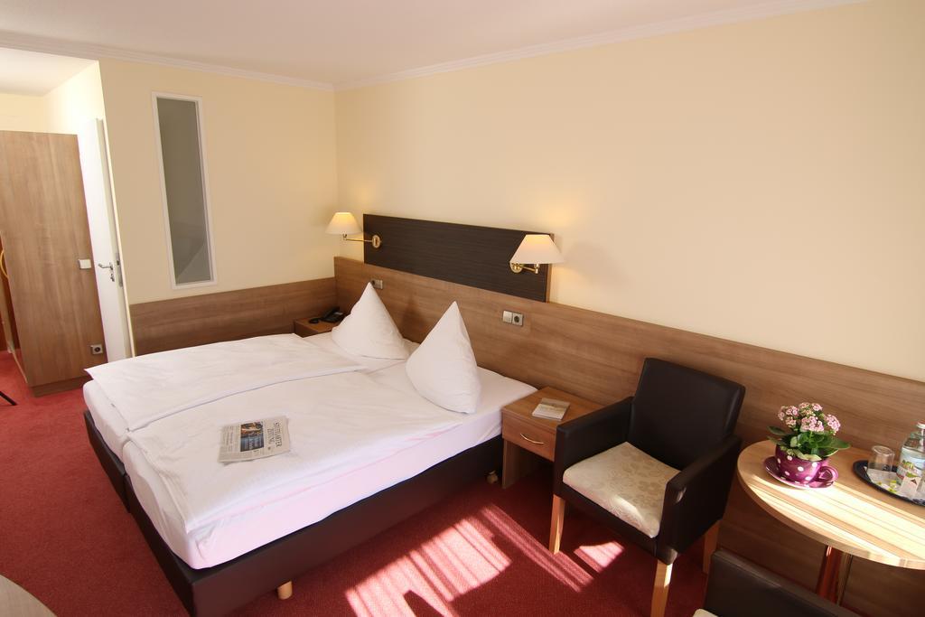 Hotel Bergfrieden Bad Wildbad Ngoại thất bức ảnh