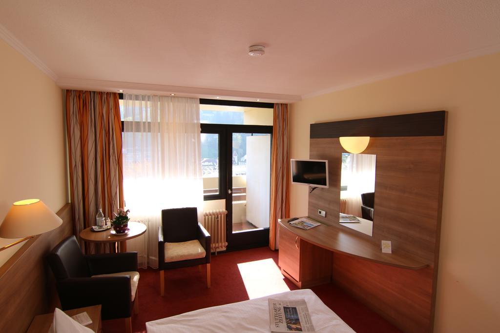 Hotel Bergfrieden Bad Wildbad Ngoại thất bức ảnh